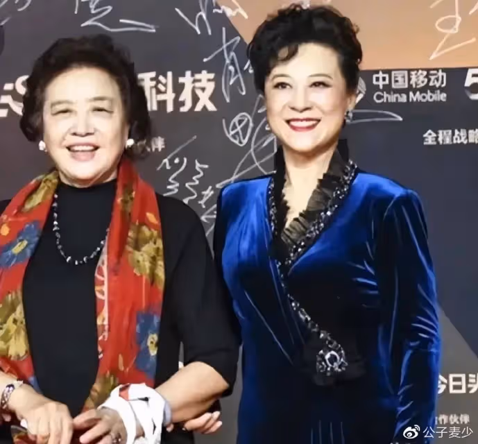 王馥荔相伴46年老公,居然是我們熟悉的他?算不上帥,卻有男人味