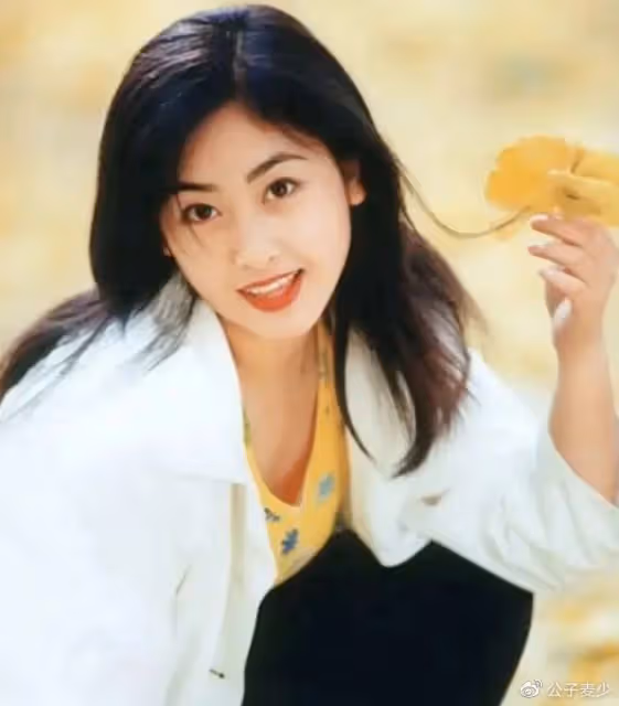 左千戶李子雄被趕出門,入住30元一晚舊旅館,小23歲嬌妻罕見曝光