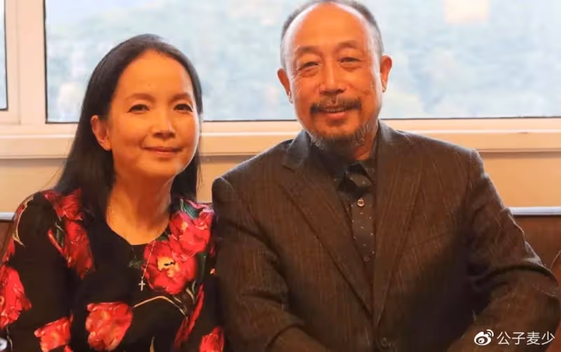 呂麗萍美國慶63歲生日!與兒子張博宇4年未見,曝流落街頭撿垃圾