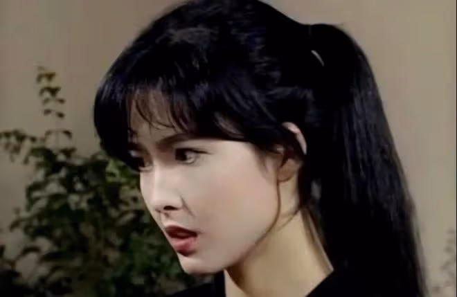 曝:周慧敏和倪震離婚,男方凈身出戶財產被轉移,她精心策劃29年