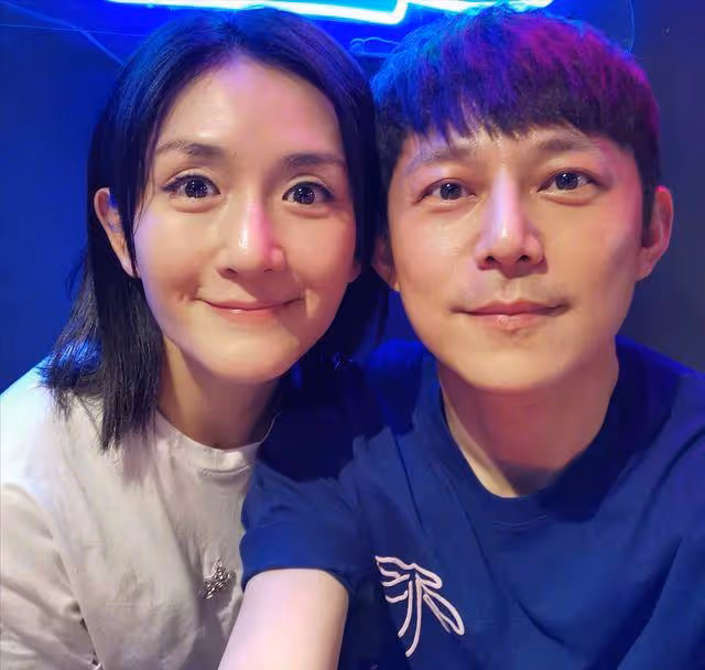 曾被沈騰馬麗公開力挺，如今傳與謝娜關係破裂，何炅還沒走出來？