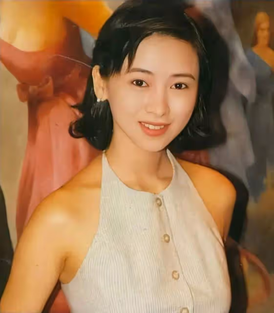 翁虹一家三口春假游，15歲小水晶美貌出眾似媽媽，留學美國讀書
