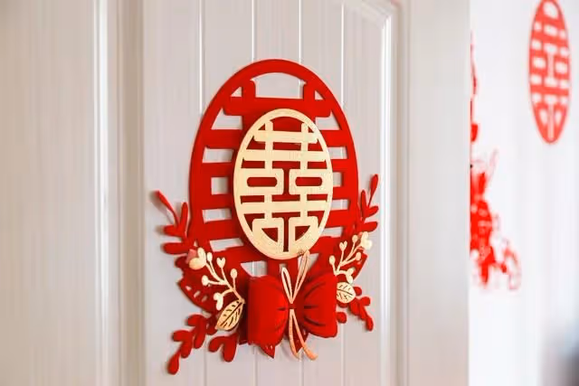 丈夫去世,婆婆把她趕出家門,現在她再婚了,婆婆卻來到了她家裡