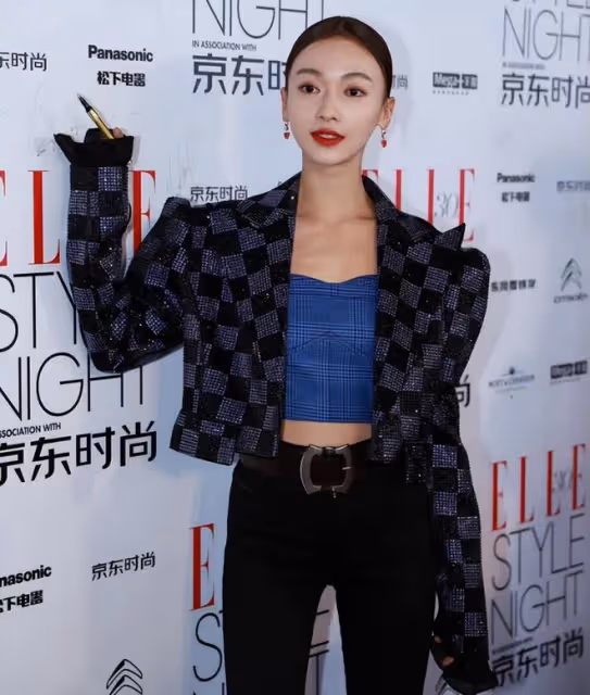 濾鏡下是美女，現實中是「女鬼」！這些瘦到病態的明星，真辣眼