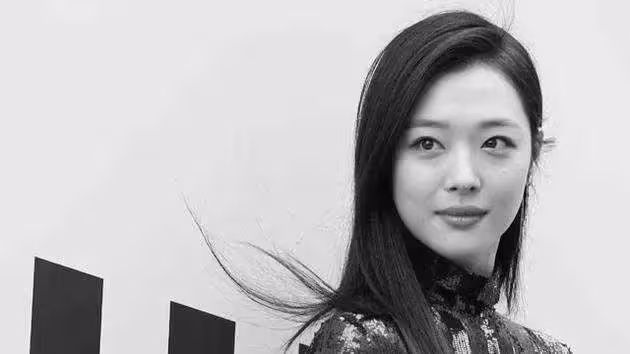 26歲韓國女星在家中去世,死因疑似抑鬱症,生前發布視頻畫面詭異