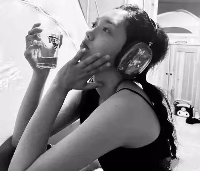 26歲韓國女星在家中去世,死因疑似抑鬱症,生前發布視頻畫面詭異