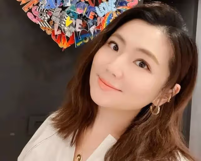 任家萱懷男孩，男友「賊眉鼠眼」神似張恆，二人沒領證的原因曝光