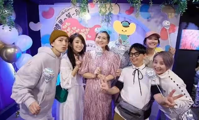 任家萱懷男孩，男友「賊眉鼠眼」神似張恆，二人沒領證的原因曝光