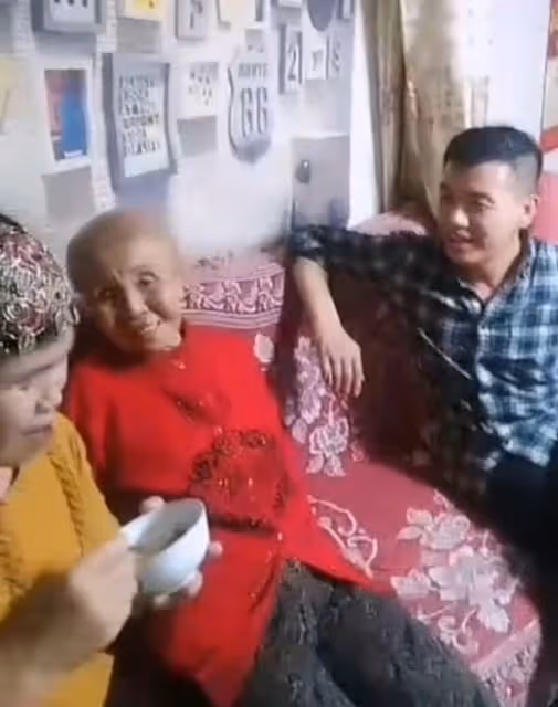 趙本山棄徒關小平被批沒親情!拒絕親哥看病求助,自己住大別墅