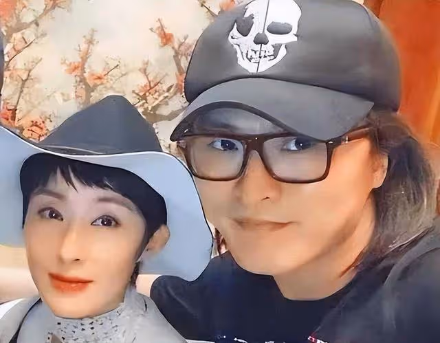 知名港圈女神近況曝光!被指皮膚鬆弛顯老態,穿千元外套氣質佳