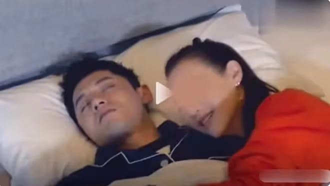 張繼科床照疑曝光,痞幼大量私密照流出,發文:有多少受騙的女孩