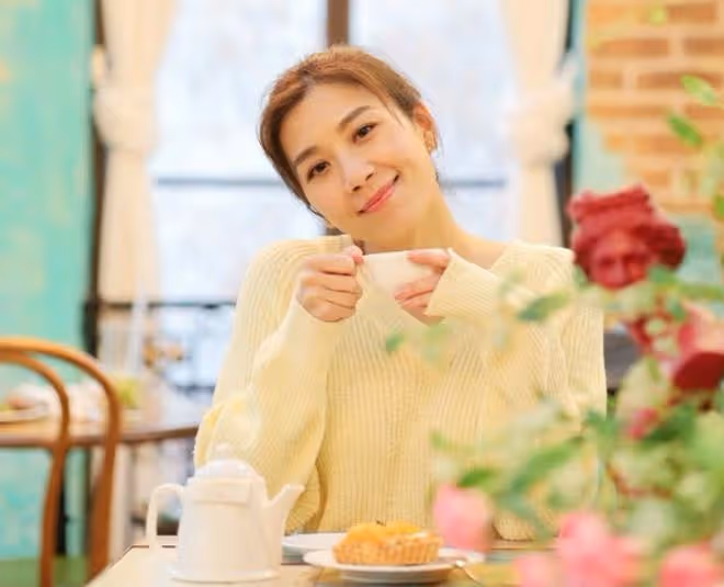 香港知名女星開網店賣衣服!40歲未婚很恨嫁,相戀11年富商無表示