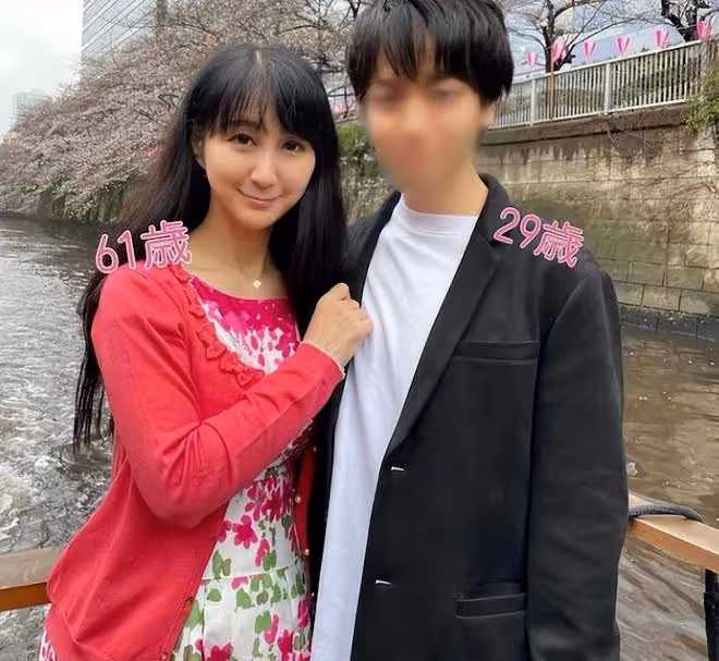 61歲女星嫁給29歲男友,公開「婆孫戀」恩愛細節獲得稱讚