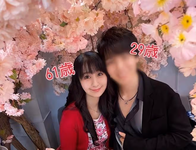 61歲女星嫁給29歲男友,公開「婆孫戀」恩愛細節獲得稱讚