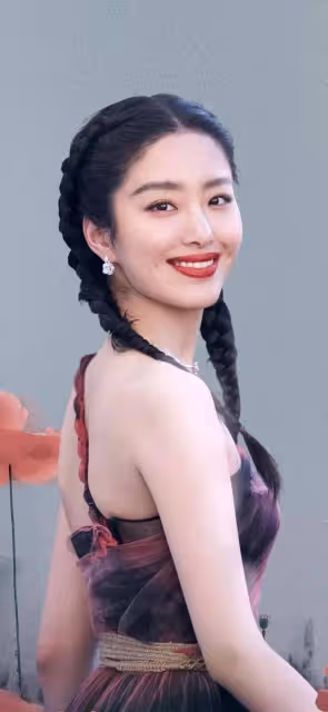 突發！馮小剛因分不清迪麗熱巴和古力娜扎被罵上熱搜，背後大有學問