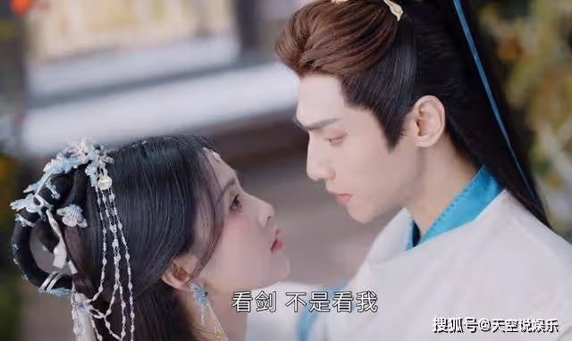 《長月燼明》葉夕霧就是桑酒，蛟龍甦醒後，眼裡為何只有澹臺燼？