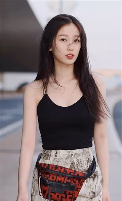 夏季，弔帶毛衣又可以美的穿出來了，快來「涼爽夏日」吧