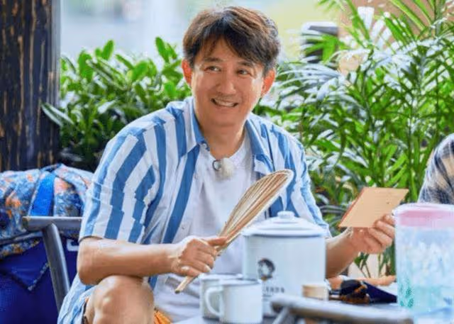 10年參加28部綜藝，黃磊被固定認知模式支配，終於被噴成篩子