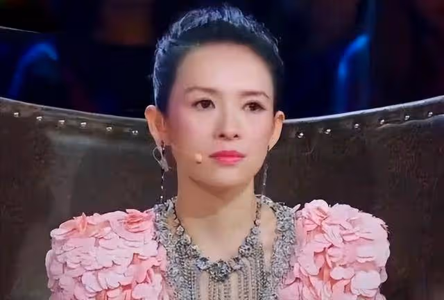 當眾暗諷章子怡,被宋丹丹嘲諷是神經病,袁立收下80萬轉身做公益