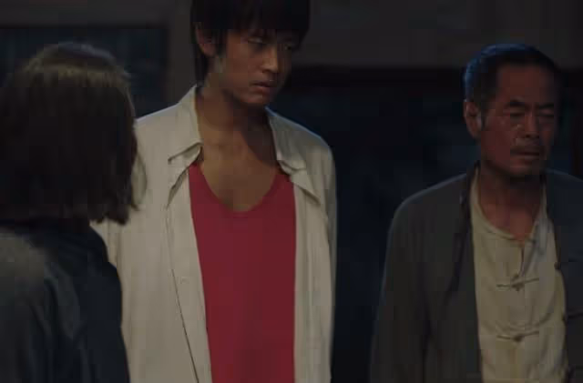 長相清新帥氣,張若昀、馮小剛都沒帶紅,出道8年終於憑《人生之路》火了