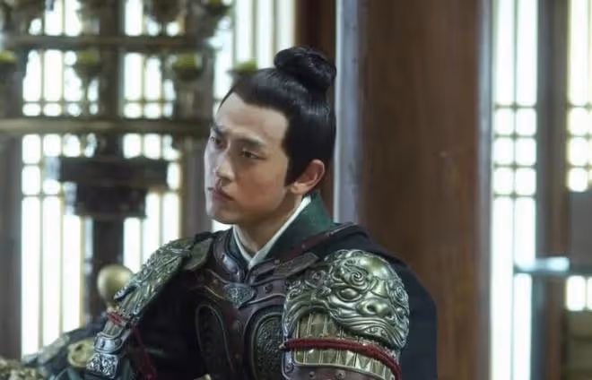 長相清新帥氣,張若昀、馮小剛都沒帶紅,出道8年終於憑《人生之路》火了