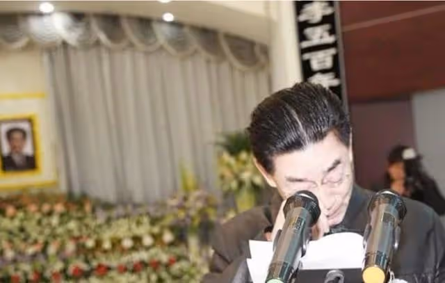 六齡童追悼會現場,唐僧送最後一程,上千群眾道別