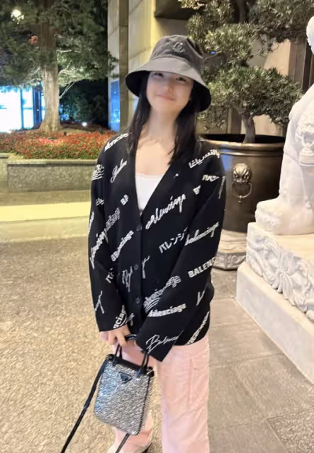李湘宣布女兒將回倫敦繼續求學,王詩齡退學出道的謠傳不攻自破