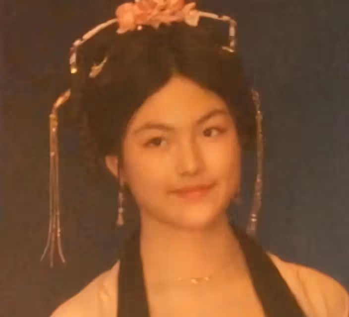 王詩齡穿漢服拍寫真,神似王岳倫戴假髮,父女倆長得越來越像