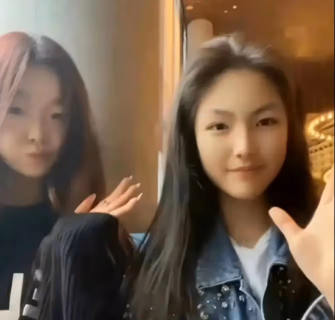 王詩齡穿漢服拍寫真,神似王岳倫戴假髮,父女倆長得越來越像