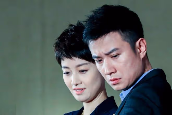 文章帶女友全家出遊,女方顏值高身材好,疑似也是離異還有娃