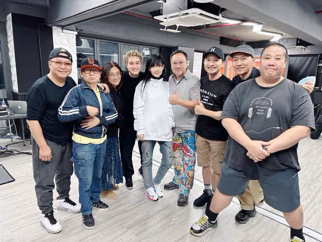 周慧敏回應與倪震離婚的假傳聞:鴿子也來了,我和先生歡迎你