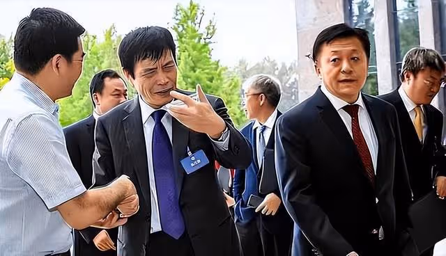 知名國腳涉賭被帶走調查!足壇反腐或將大結局,蔡振華笑到了最後