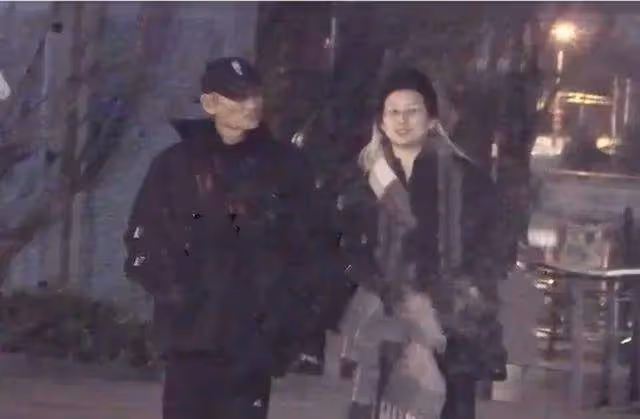 國內的名導都怎麼了?馮小剛深陷移民爭議,張藝謀「下凡」拍網劇