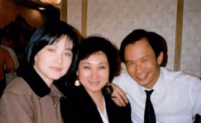 國內的名導都怎麼了?馮小剛深陷移民爭議,張藝謀「下凡」拍網劇