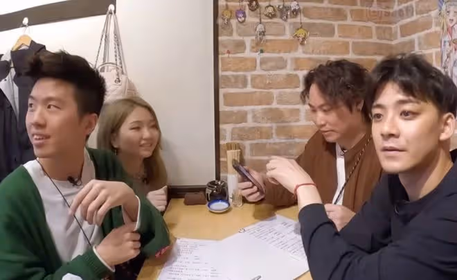 前TVB小生游日本被批太丟人!公園偷拍情侶親密畫面,還評頭論足