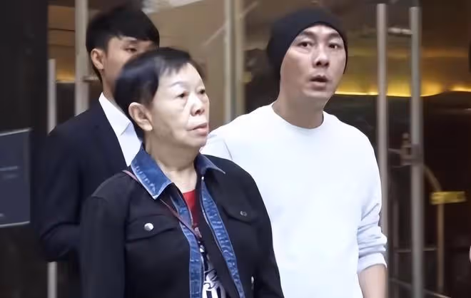 張衛健妻子息影7年近況曝光,住北京5000尺豪宅,臉蛋圓潤幸福肥