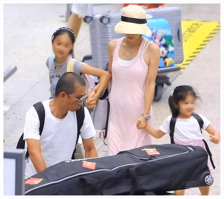文章攜女友飛三亞游,當眾向准丈母娘發飆惹爭議,新歡不輸馬伊琍