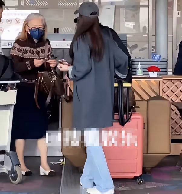 文章攜女友飛三亞游,當眾向准丈母娘發飆惹爭議,新歡不輸馬伊琍