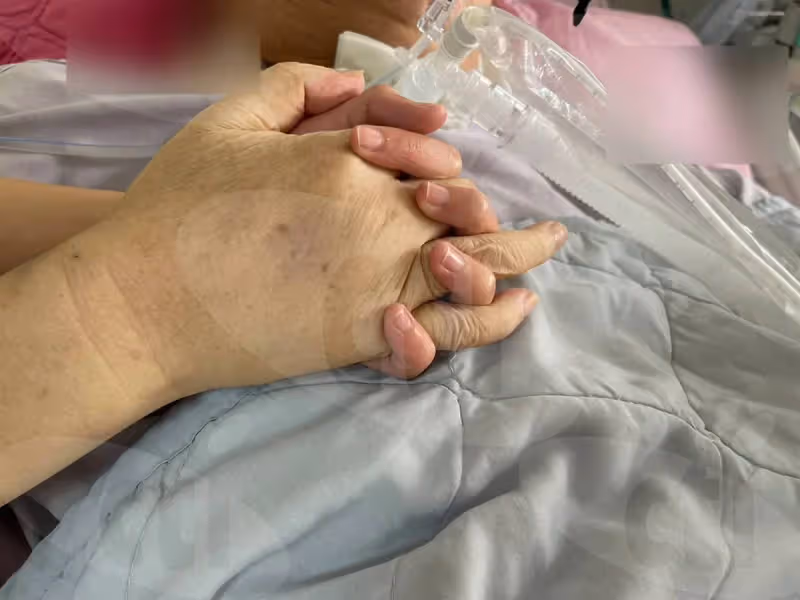 爺孫戀10年「在ICU完婚」!李坤城迎娶林靖恩,李坤城生前最後發文曝光4月8日離世「藏恐怖巧合」