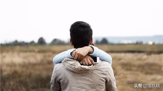 老公堅持婚後AA制，妻子為父親付三萬醫藥費，老公怒：你太自私