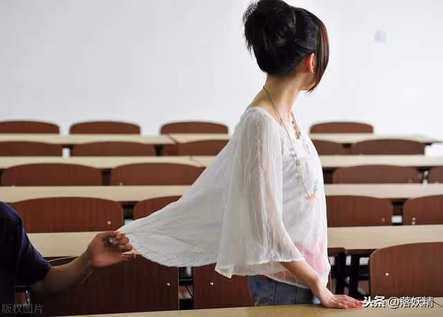 住在女兒家養老,父母退休金卻每月準時送給兒子,女婿直接送人走