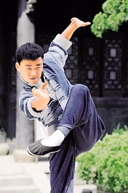 曝功夫巨星老婆出軌！在自家別墅被捉姦在床，男小三也是功夫明星