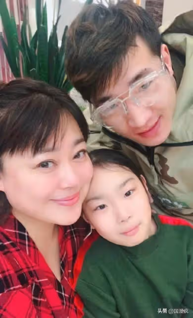 「莊嫂」李菁菁與張金華離婚10年,她三婚嫁人棄子,他思女兒落淚