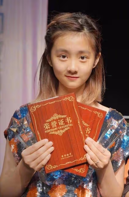天天吃不完的瓜!周慧敏離婚,黃磊女兒人設崩塌,個個都好生猛