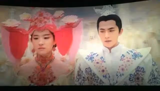 拖把頭、肥牛卷婚服,影視劇的雷人造型,個個挑戰觀眾審美底線