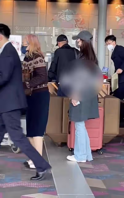 文章新女友曝光！身材高挑氣場強比馬伊琍年輕漂亮，姚笛赤裸裸犧牲了