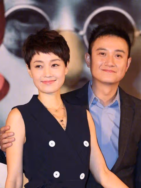 文章新女友曝光！身材高挑氣場強比馬伊琍年輕漂亮，姚笛赤裸裸犧牲了