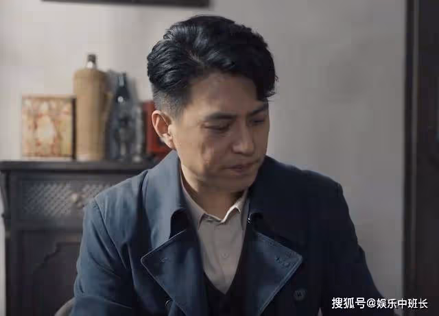 《無間》青衣為了幫助陸風拿到密碼本，暴露真實身份