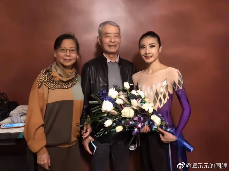46歲譚元元美國大婚，與新郎翩翩起舞，曾誤闖土豆老總婚姻引爭議
