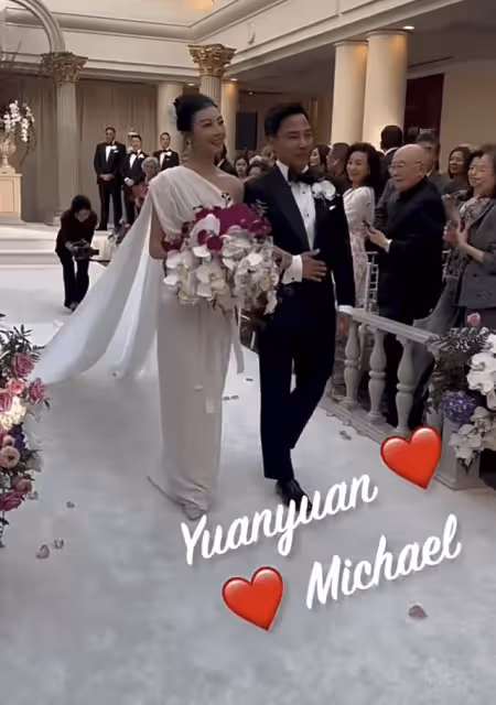 46歲譚元元美國大婚，與新郎翩翩起舞，曾誤闖土豆老總婚姻引爭議